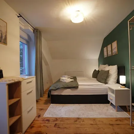 Charmantes Mit Voll Ausgestatteter Kueche, Kingsize-betten, Billard & Tischkicker *