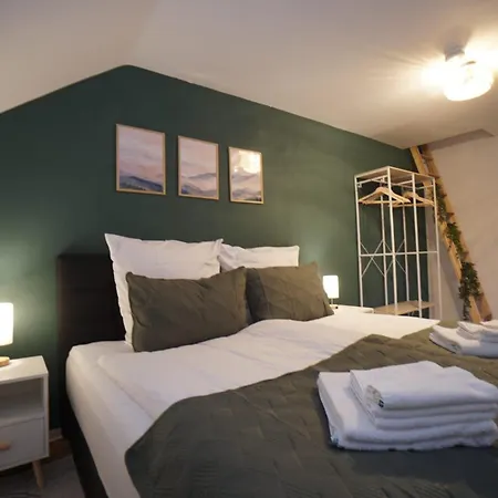 Appartement Charmantes Mit Voll Ausgestatteter Kueche, Kingsize-betten, Billard & Tischkicker