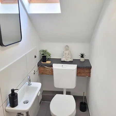 Charmantes Mit Voll Ausgestatteter Kueche, Kingsize-betten, Billard & Tischkicker