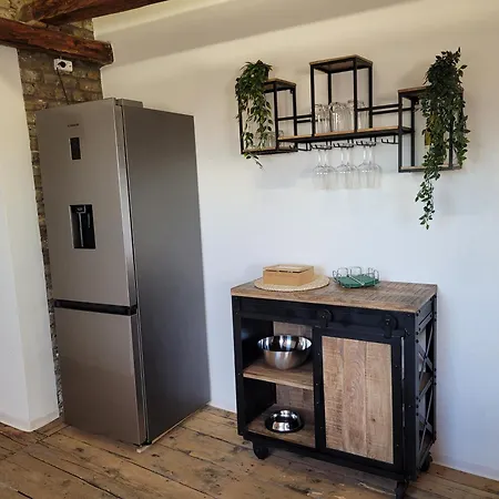 Charmantes Mit Voll Ausgestatteter Kueche, Kingsize-betten, Billard & Tischkicker Appartement Eltville am Rhein